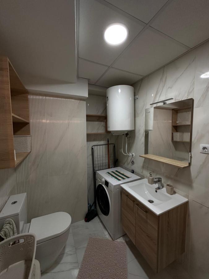 Dow Apartments - Luxury 13Th Floor, Parking Skopje Esterno foto